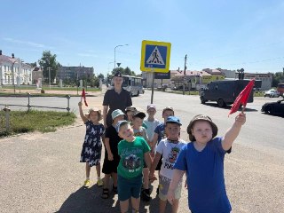 Дошкольники Волжска изучают безопасность на дороге